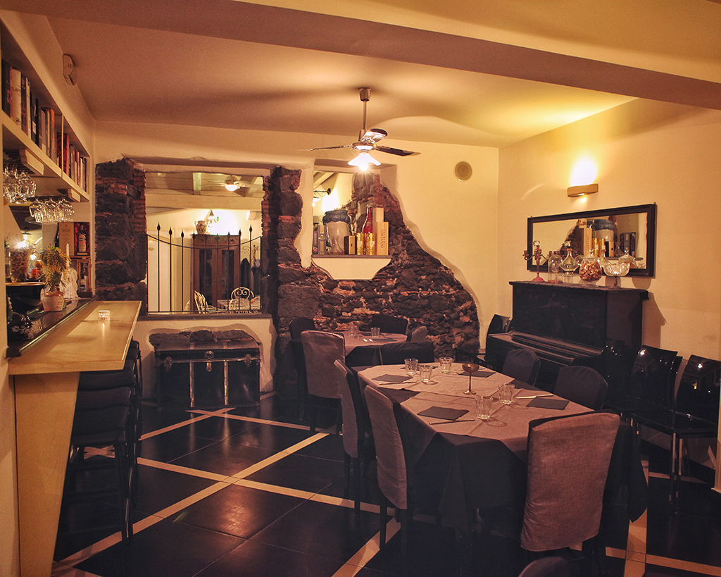 Ingresso della Trattoria Ninnetti, Via Roma 16